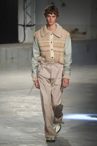 Look 26